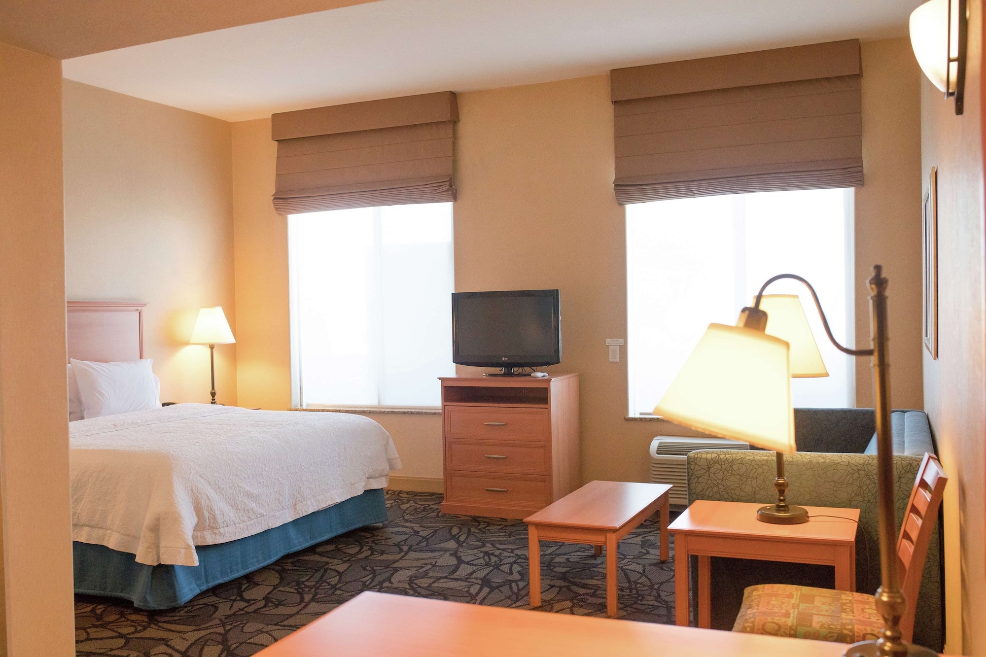 hampton inn and suites lathrop