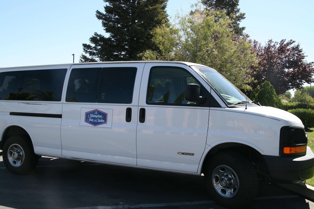 hampton inn and suites lathrop
