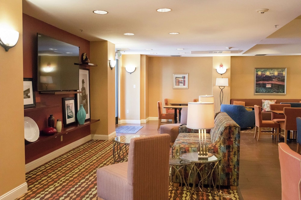 hampton inn and suites lathrop