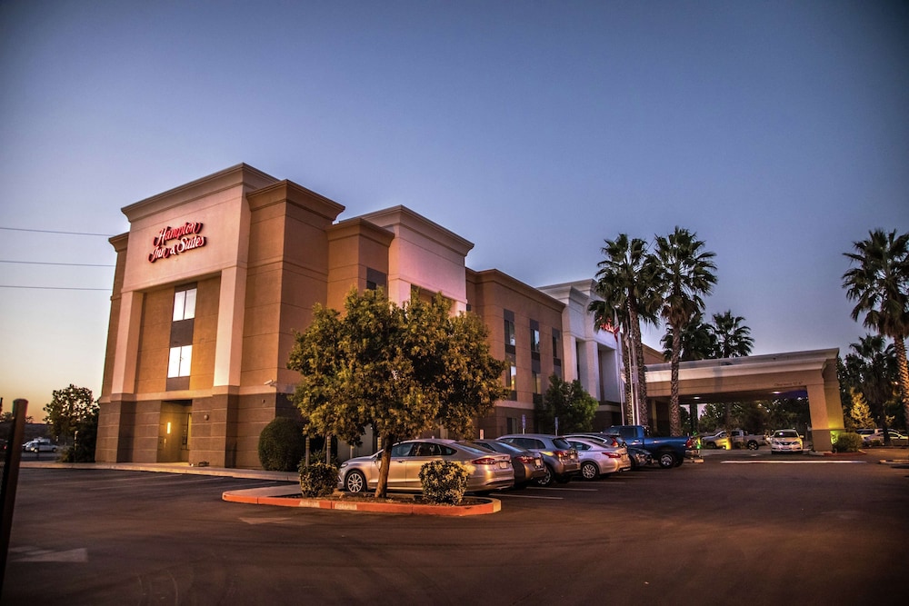 hampton inn and suites lathrop