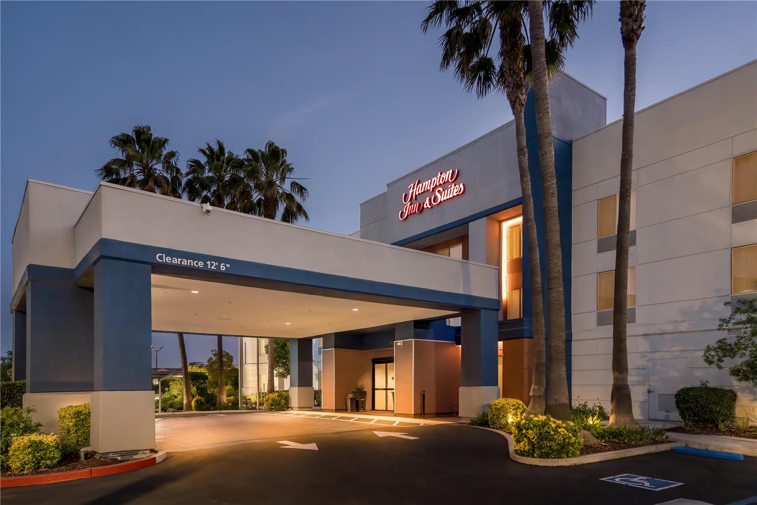 hampton inn and suites lathrop
