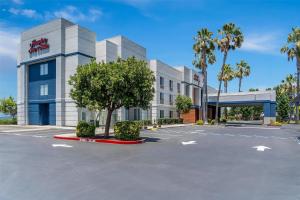 hampton inn and suites lathrop