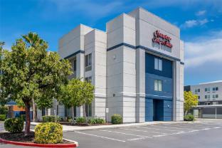 hampton inn and suites lathrop