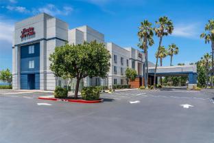 hampton inn and suites lathrop