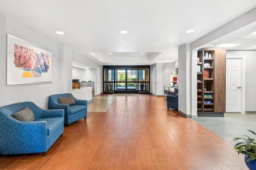 hampton inn and suites lathrop