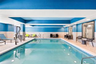 hampton inn and suites lathrop