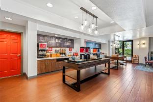 hampton inn and suites lathrop