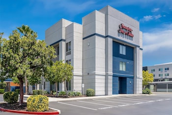 hampton inn and suites lathrop