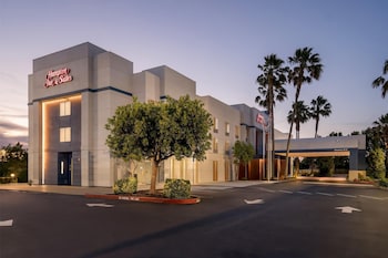 hampton inn and suites lathrop
