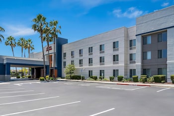 hampton inn and suites lathrop