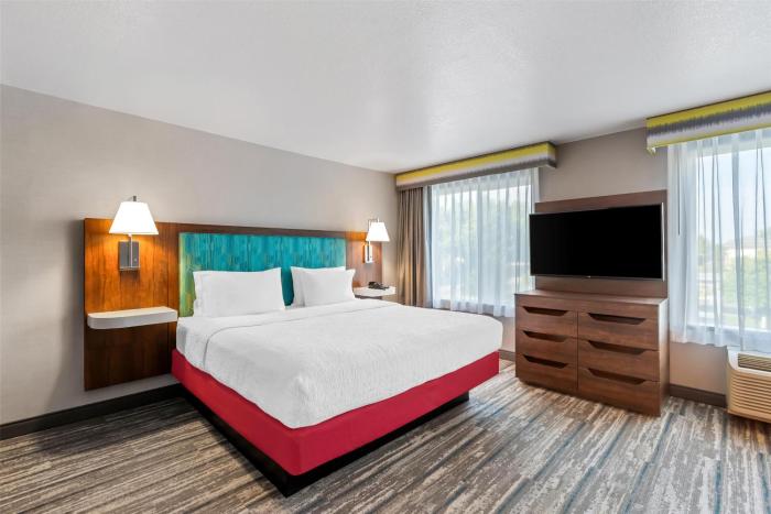 hampton inn and suites lathrop