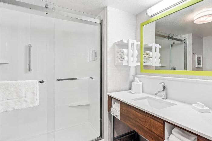 hampton inn and suites lathrop