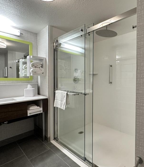 hampton inn and suites lathrop
