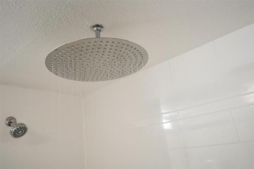 hampton inn and suites lathrop