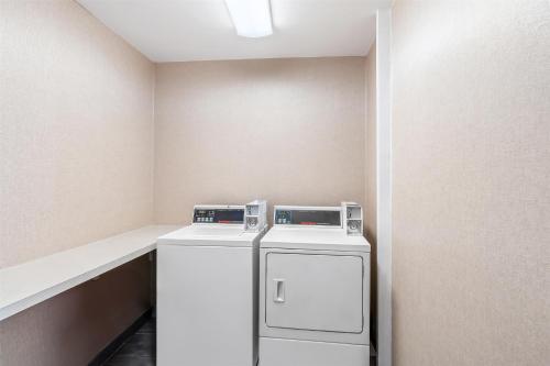 hampton inn and suites lathrop