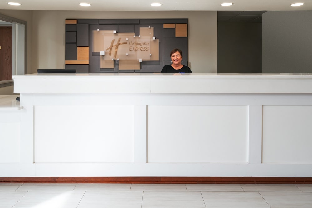 holiday inn express prince frederick by ihg