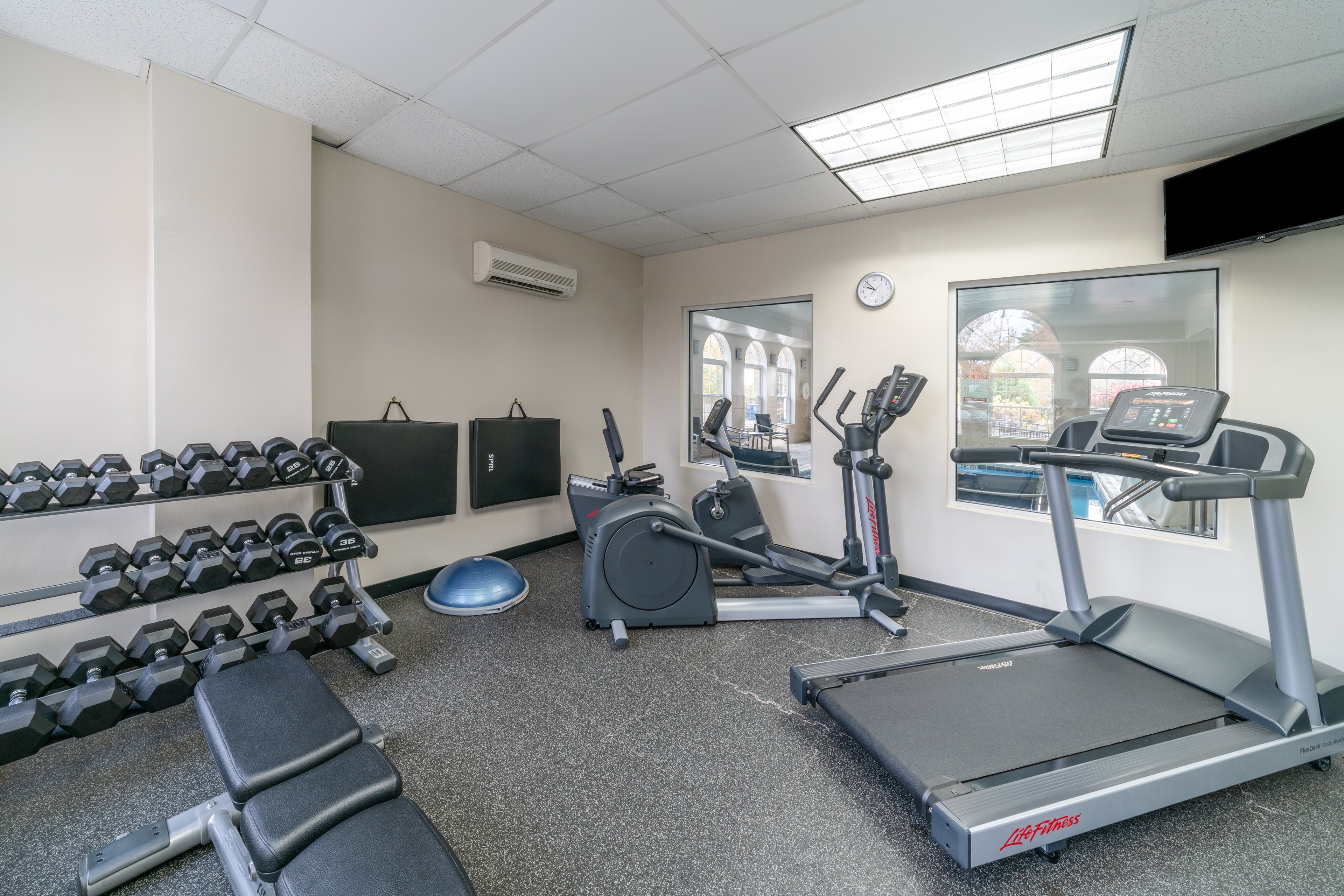 holiday inn express prince frederick by ihg