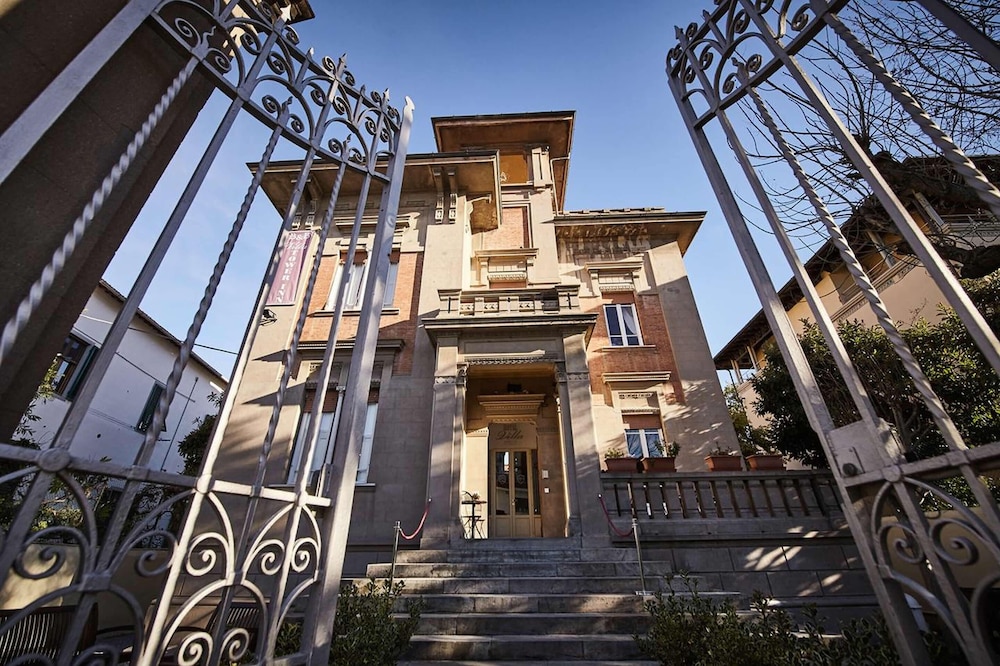 villa tower inn