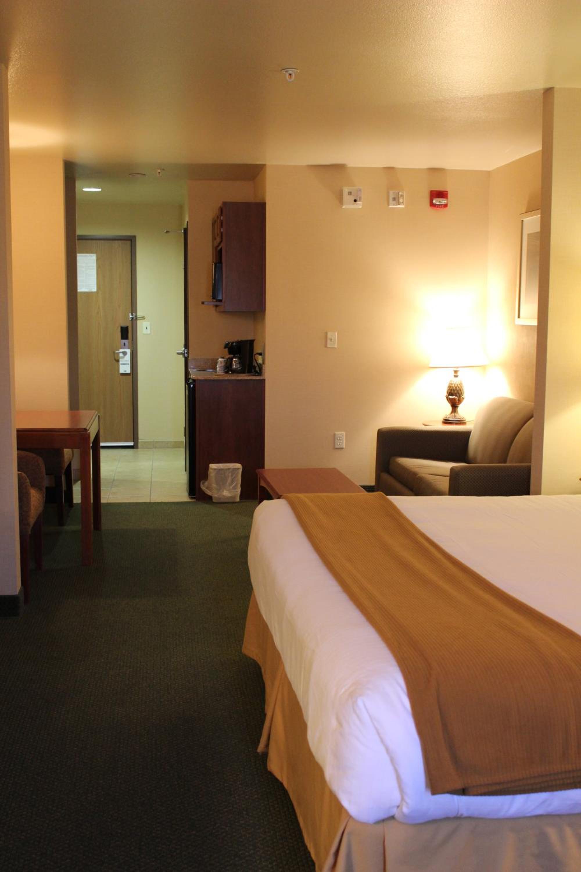holiday inn express hotel and suites tehachapi by ihg