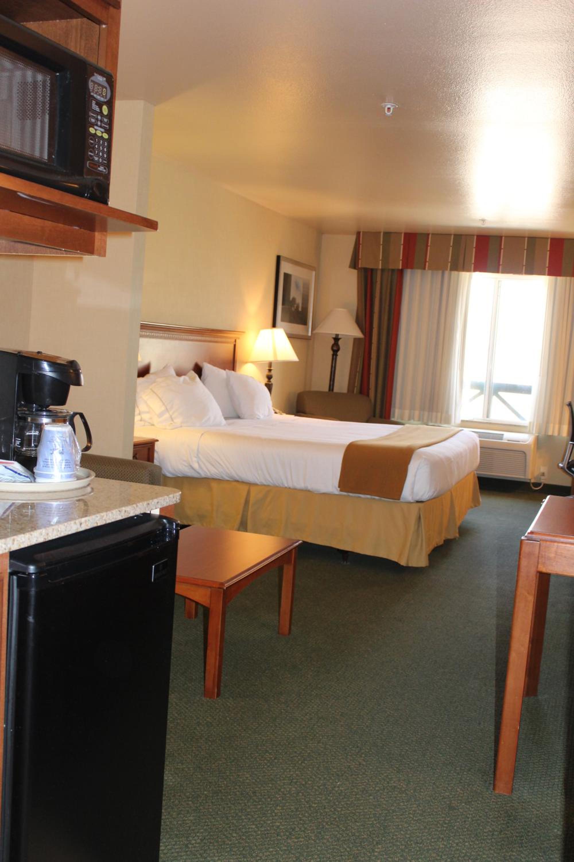 holiday inn express hotel and suites tehachapi by ihg