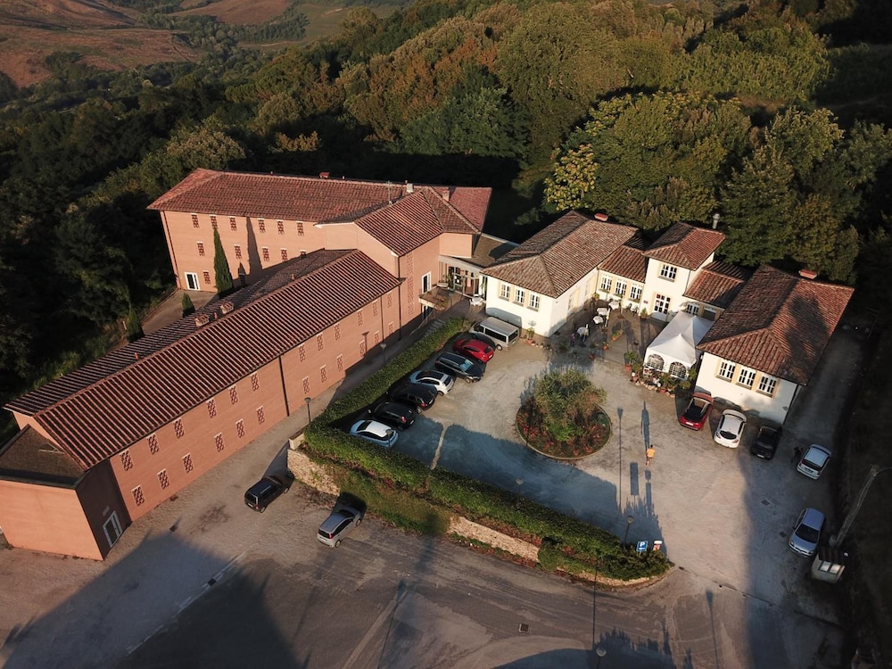 hotel foresteria volterra