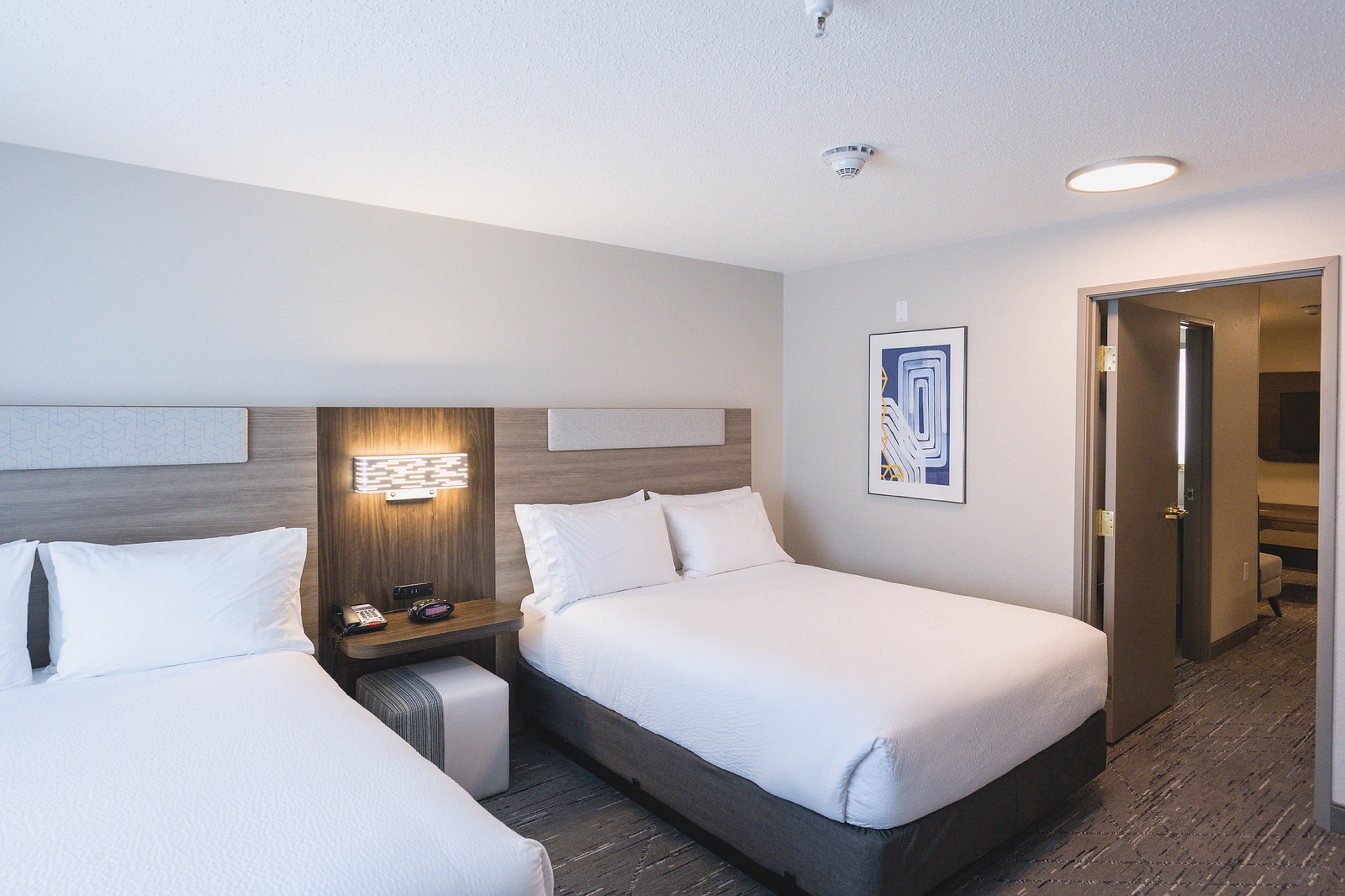 holiday inn express and suites marquette by ihg
