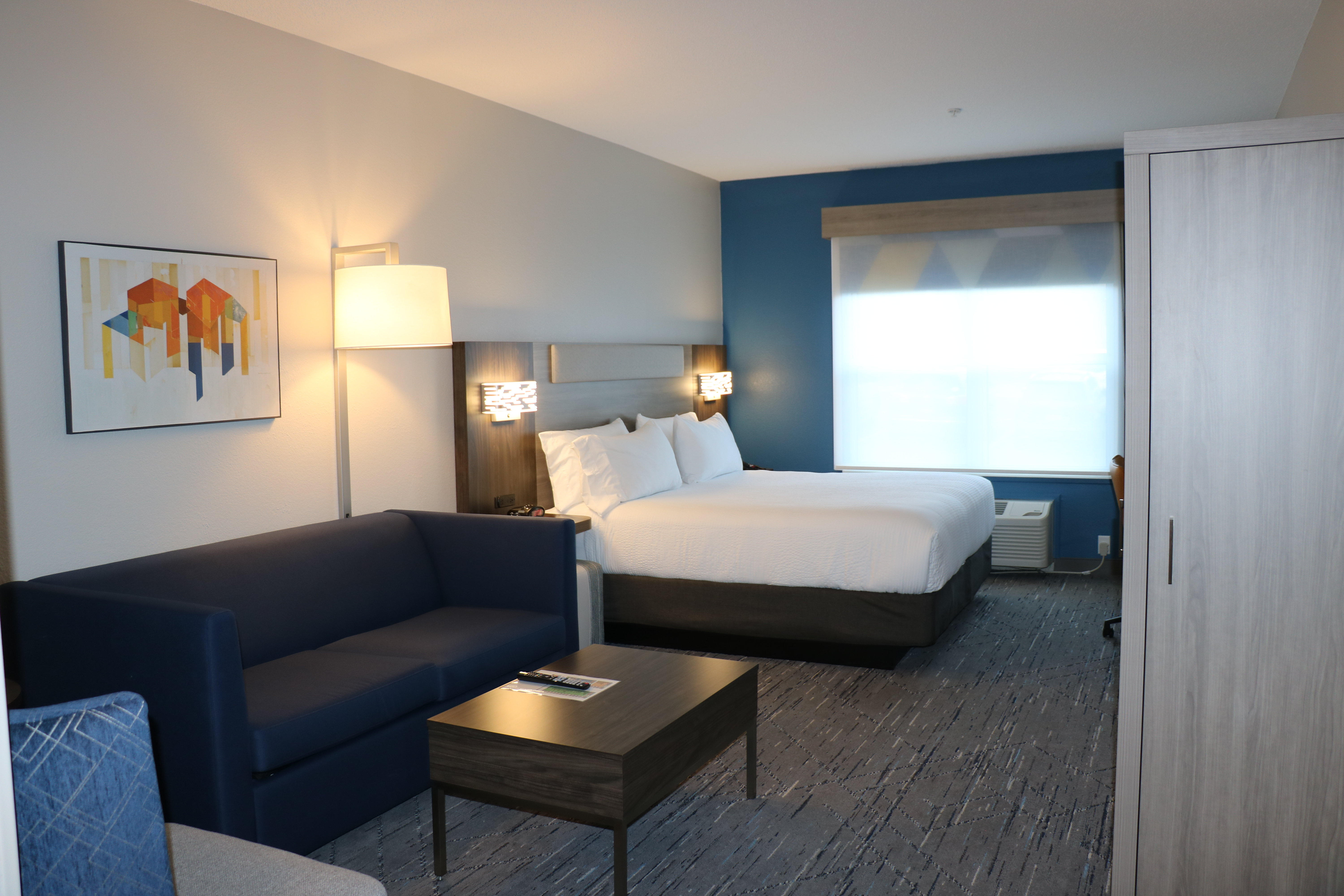 holiday inn express and suites marquette by ihg