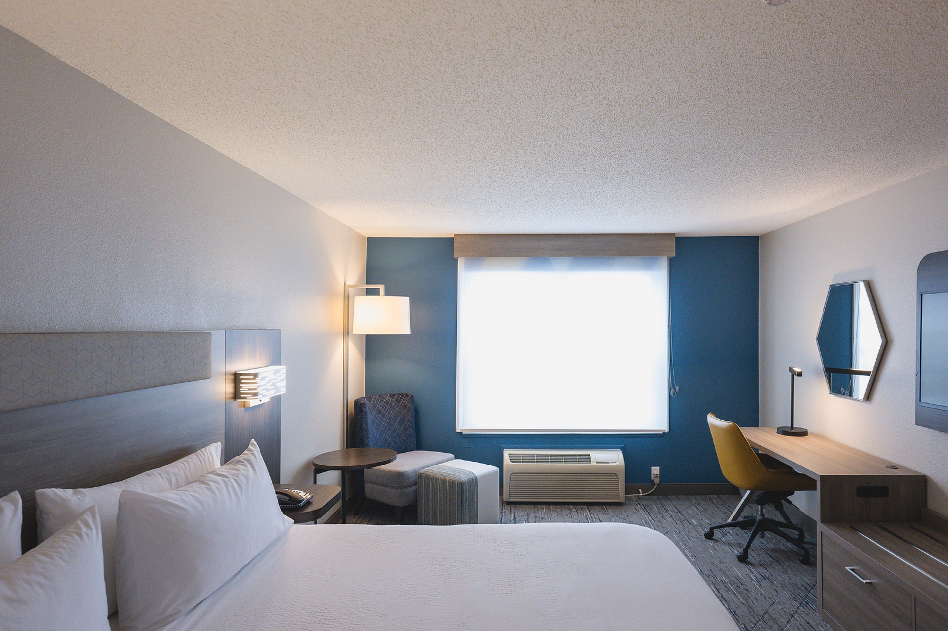 holiday inn express and suites marquette by ihg