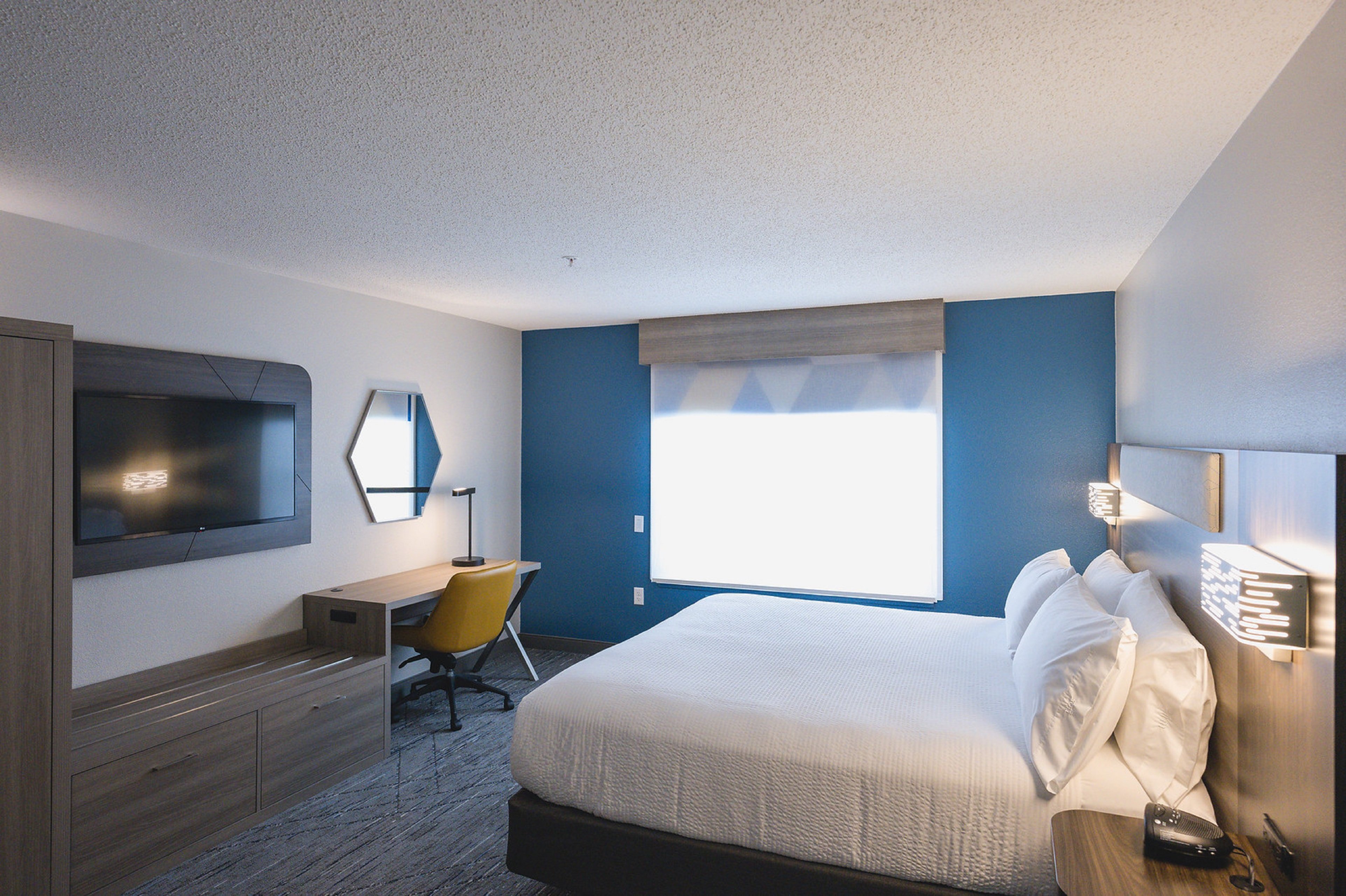 holiday inn express and suites marquette by ihg