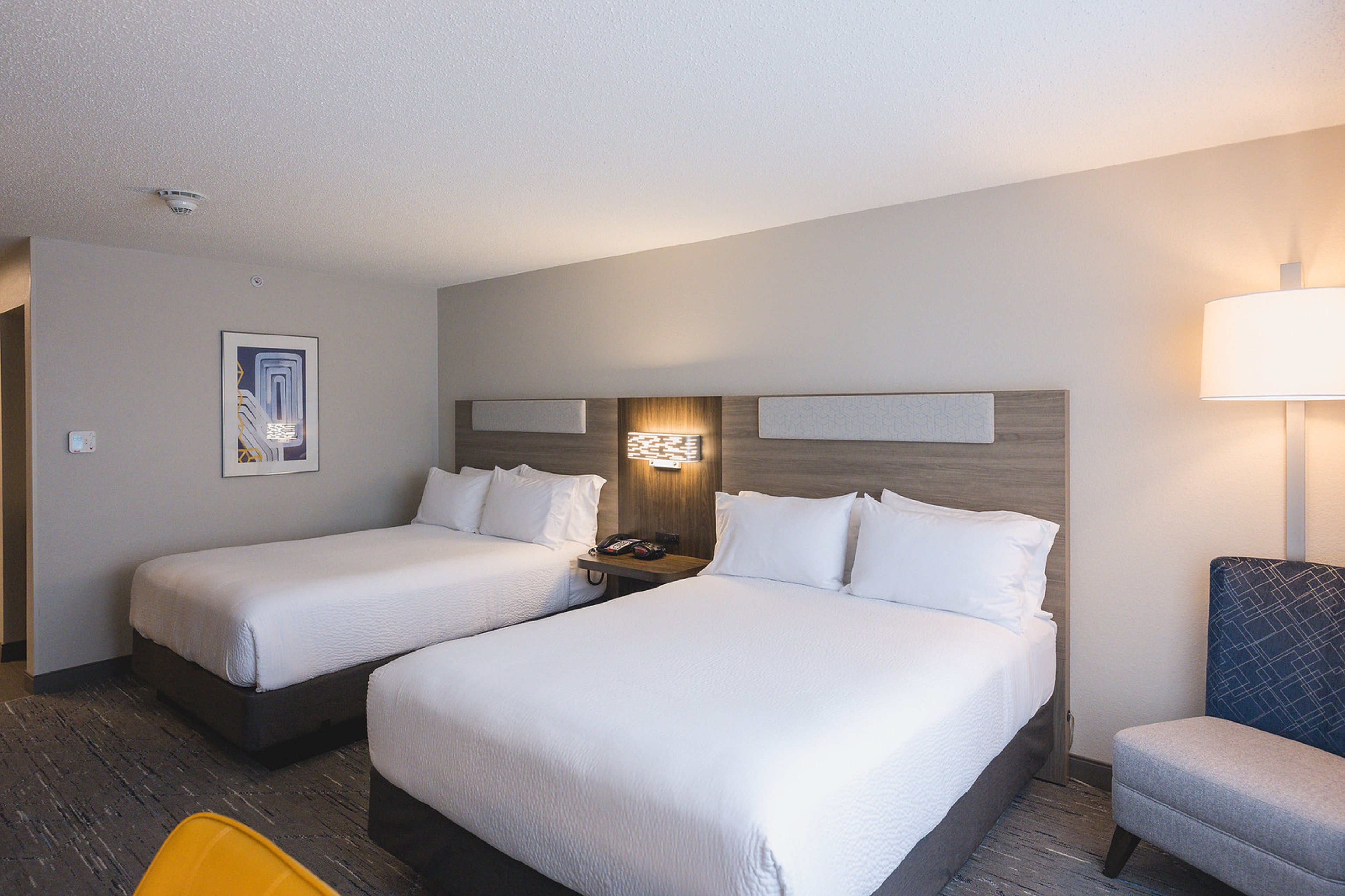 holiday inn express and suites marquette by ihg