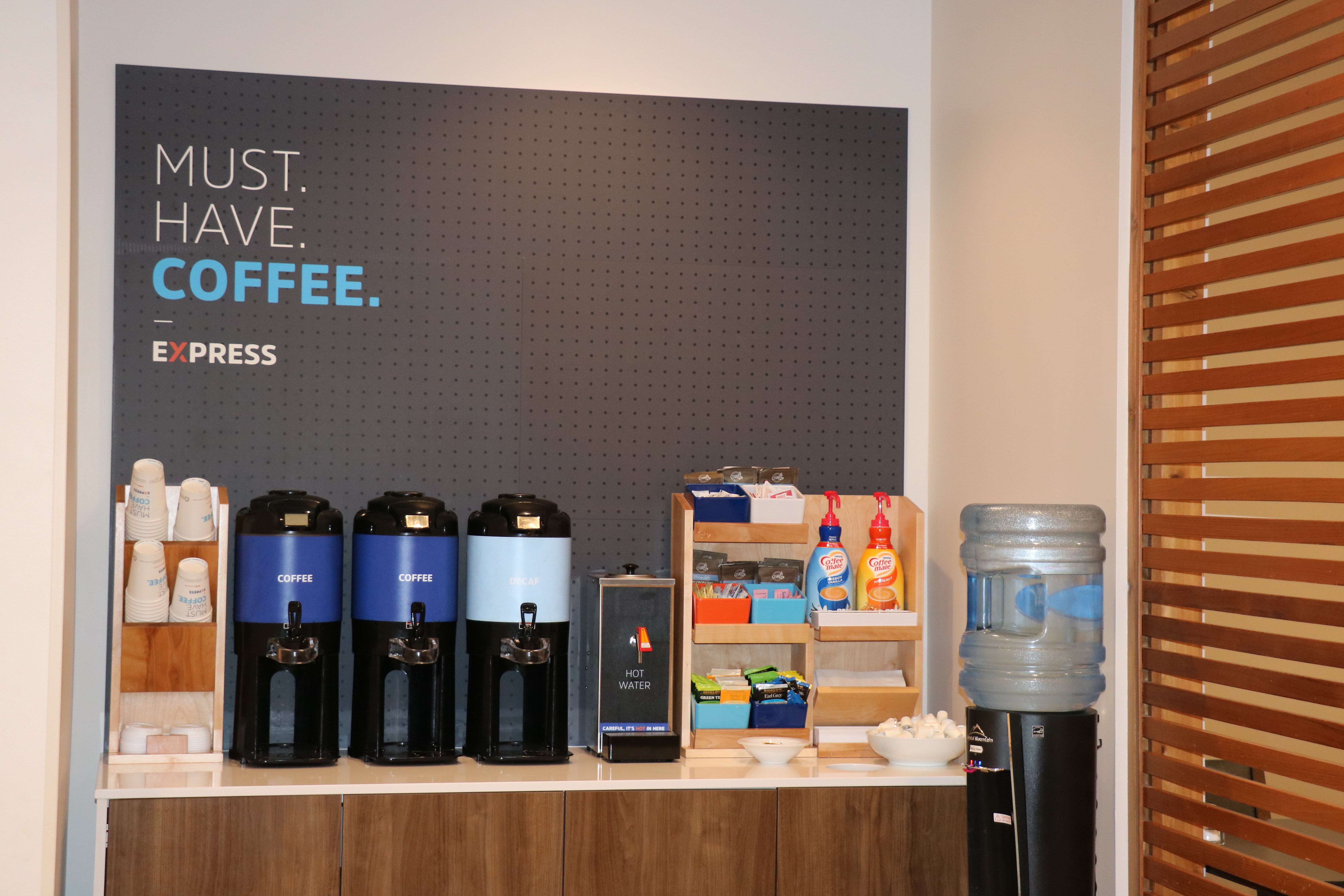 holiday inn express and suites marquette by ihg