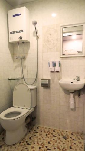 new day night hostel
