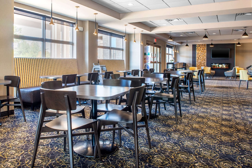 quality inn and suites petawawa