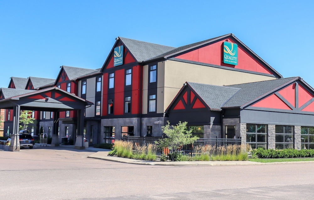 Quality Inn And Suites Petawawa,Ontario>>Huntsville,3 star