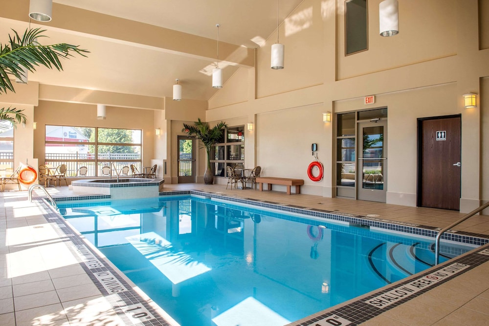 Quality Inn And Suites Petawawa,Ontario>>Huntsville,3 star