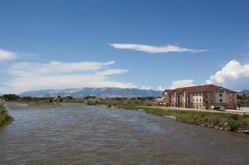 holiday inn express and suites silt rifle by ihg