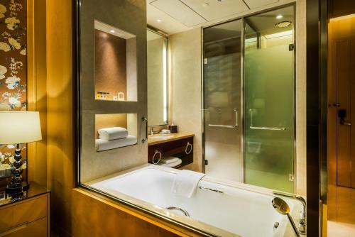 crowne plaza xiangyang by ihg