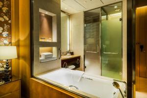 crowne plaza xiangyang by ihg