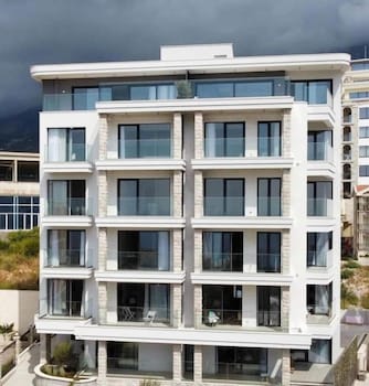 sea point becici apartment