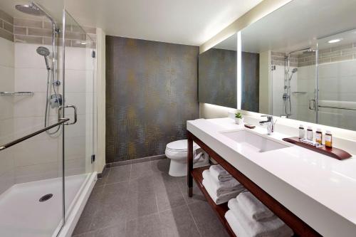 americas best value padre trail inn