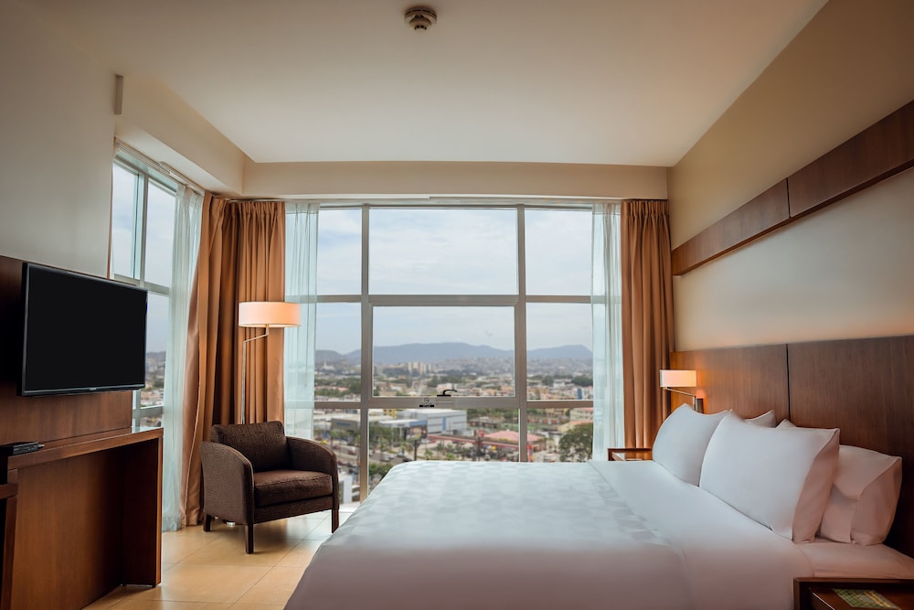 holiday inn guayaquil airport
