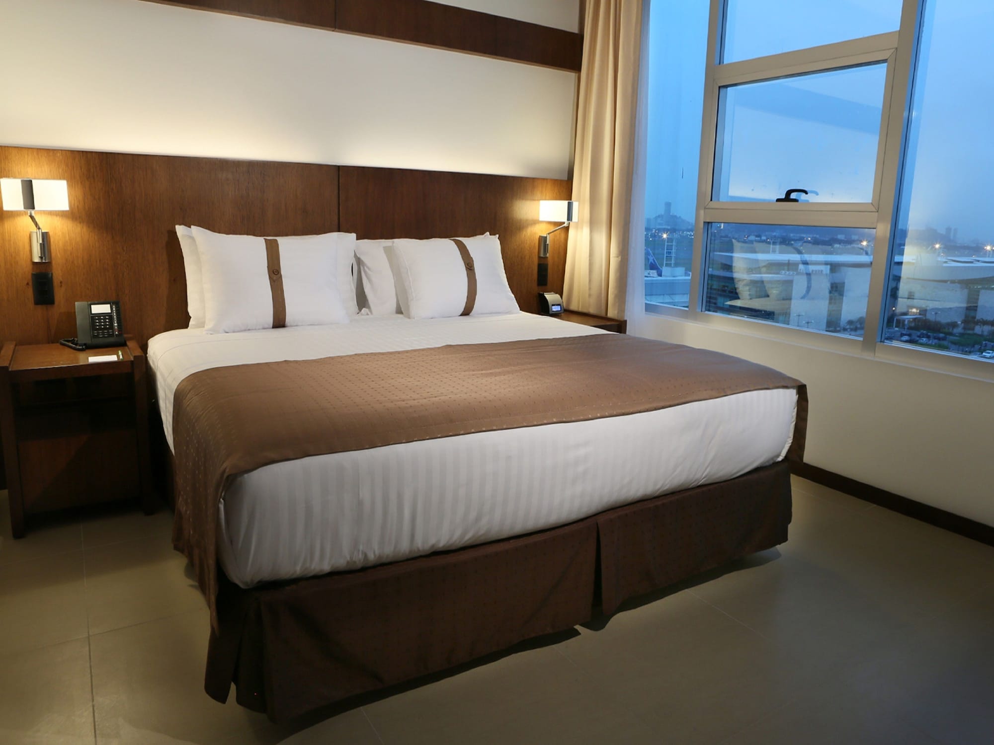holiday inn guayaquil airport