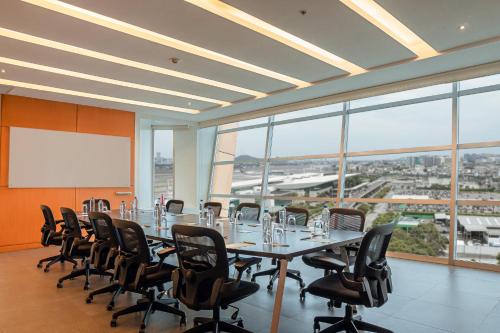 holiday inn guayaquil airport