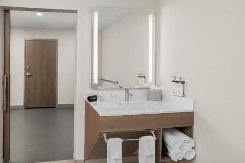 holiday inn express hattiesburg west univ area an ihg hotel