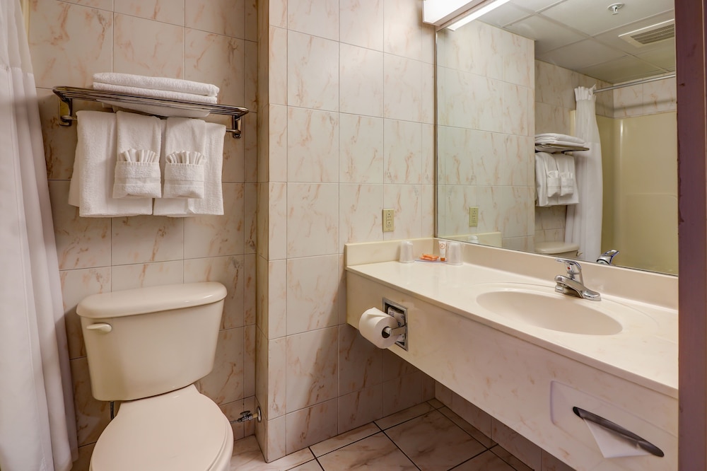 ocean 1 hotel and suites