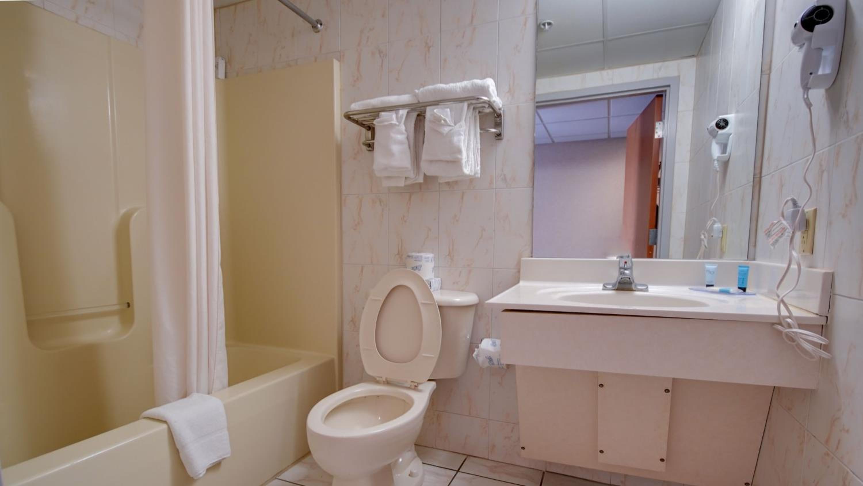 ocean 1 hotel and suites