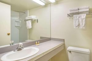 days inn and suites by wyndham logan