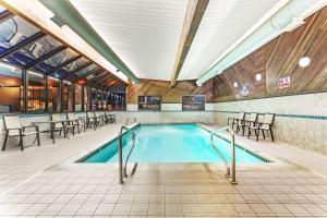 days inn and suites by wyndham logan