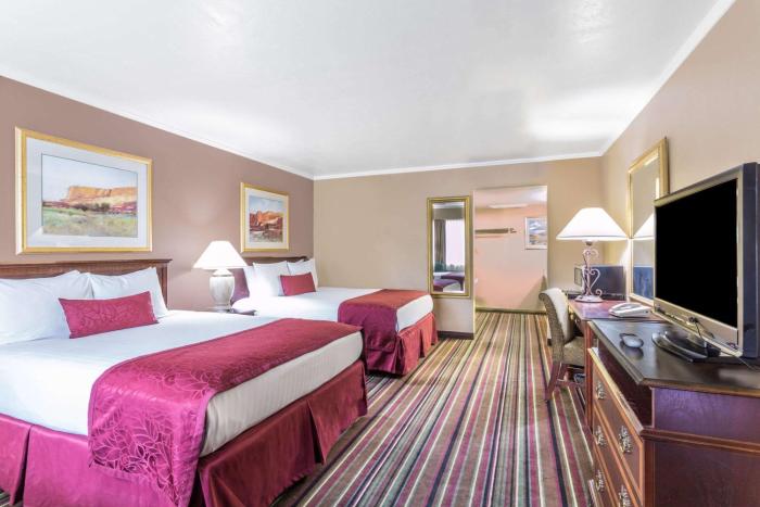 days inn and suites by wyndham logan