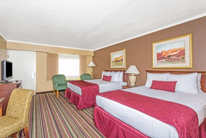 days inn and suites by wyndham logan
